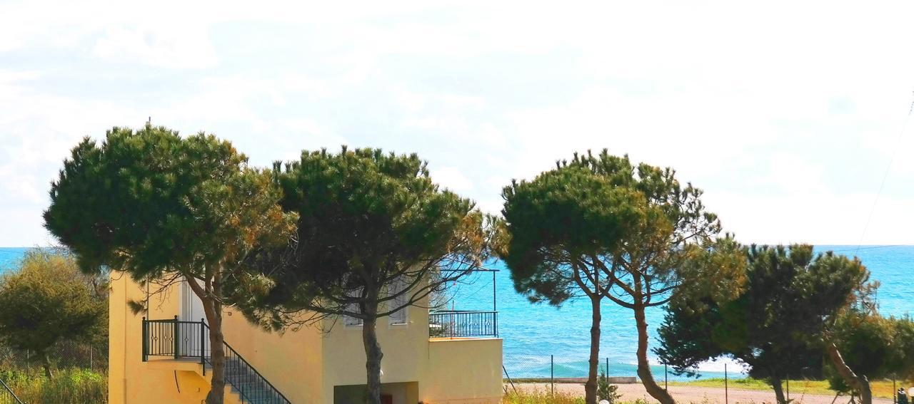 Romanos Beach Villas Exterior foto